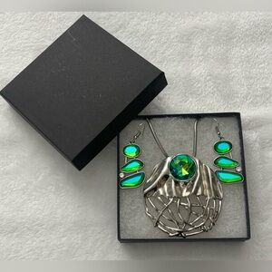 Stunning Silver Necklace with Green Accents